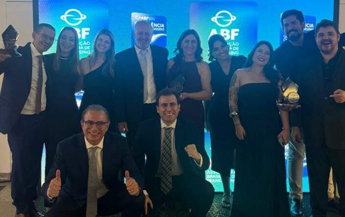 Imagem de capa do artigo Uma noite, 5 prêmios: Grupo MoveEdu conquista o Selo de Excelência ABF 2026 em todas as marcas